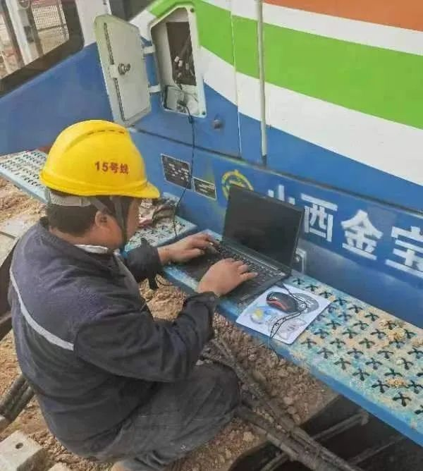 “五一他們依然在崗，服務(wù)很周到，我們很安心。”